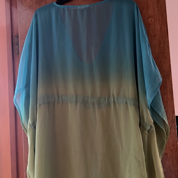 Ombré coverup - Picture 6 of 7